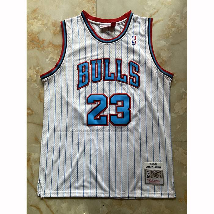 Maglia Chicago Bulls Michael Jordan No 23 Mitchell & Ness 1997-98 Bianco3